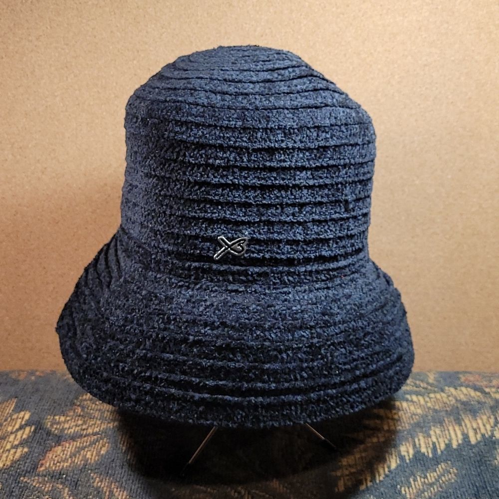 Betmar New York Black Black Cloche Gatsby Bucket Hat